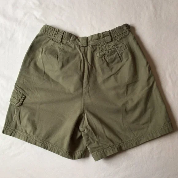 Cherokee - Light green pleated shorts - Picture 2 of 6